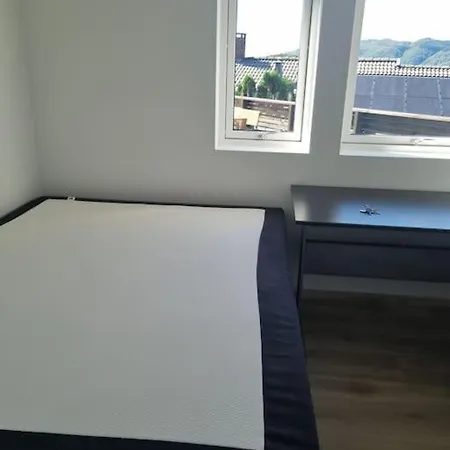 Enebolig Med Hybel I 빌라 륑달