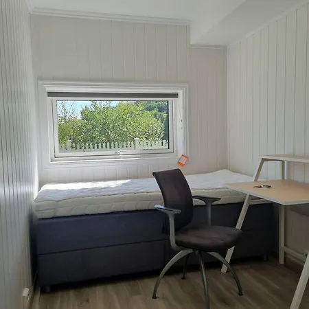 Enebolig Med Hybel I 빌라